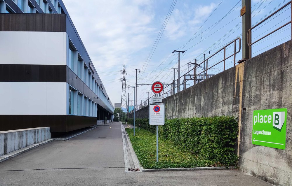 Rent a storage space in Zürich placeB